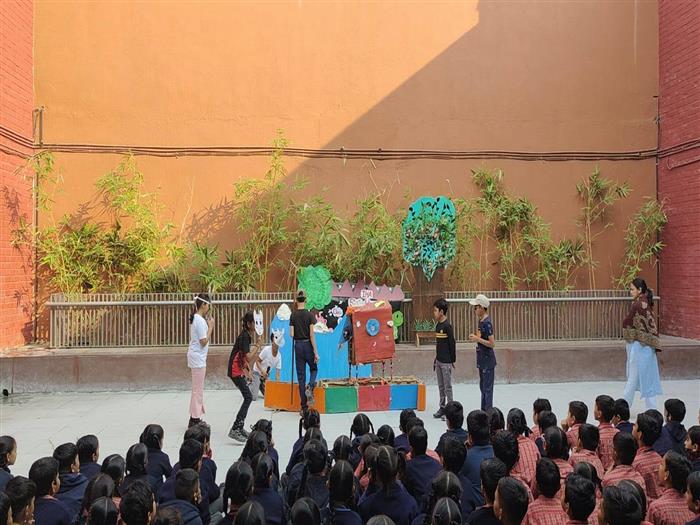 Grade IV & V -" Story Weavers Competition"